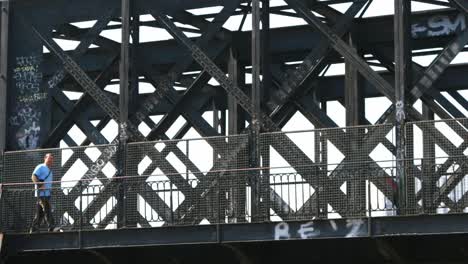 Paris-People-Bridge-00