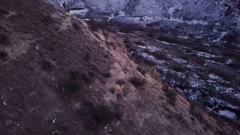 Areal-shot-of-a-hiker-in-Provo-mountain-in-Utah,-USA