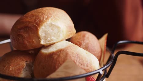 restaurant dinner rolls