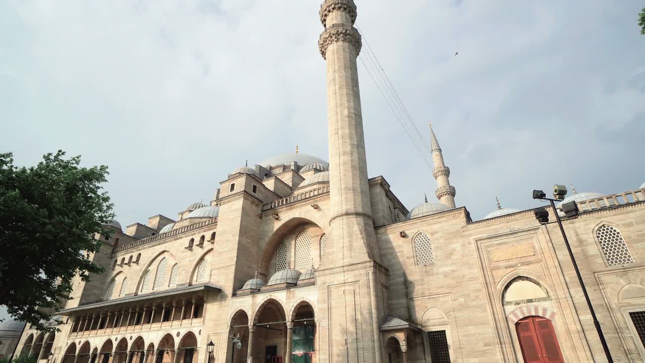 터키 이스탄불에 있는 술레이만 모스크의 미나