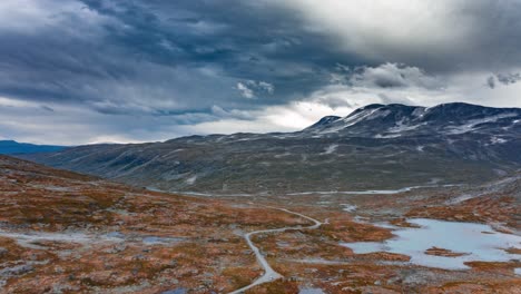 Vista-Aérea-De-La-Cordillera-De-Strynfjellet