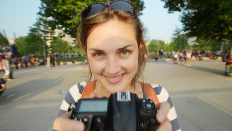 fotografo turistico che fotografa la città di londra al tramonto