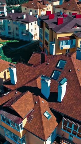 casas modernas en la calle urbana
