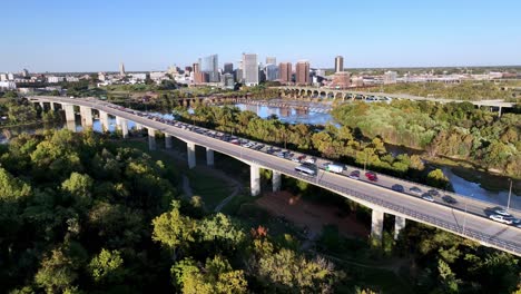 Verkehrsstaus-Auf-Der-Brücke-Nach-Richmond,-Virginia