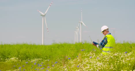 Inspección-De-Aerogeneradores-Renovación-Energía-Concepto-4