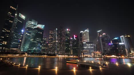 distrito financiero de singapur por la noche