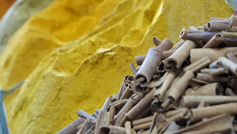 Colourful-spices-in-the-Spice-Traders-Square-of-Marrakesh,-Morocco