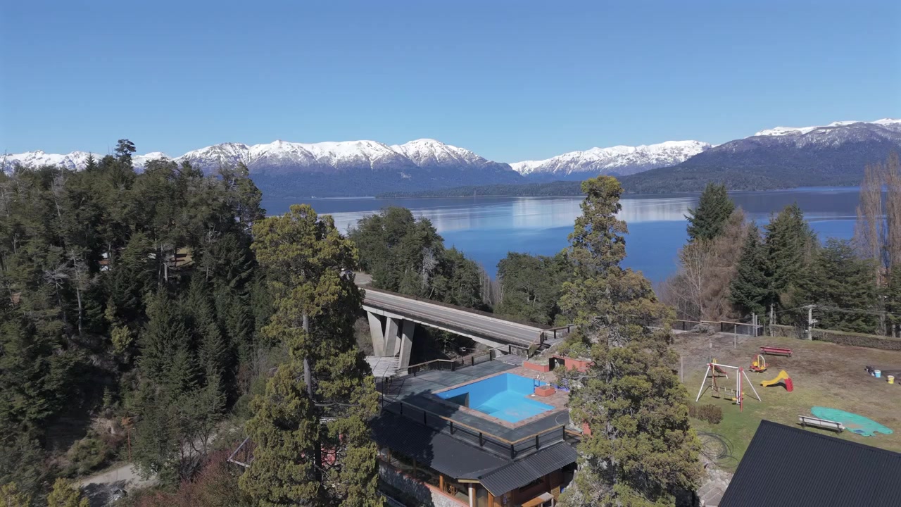 Correntoso Nehri üzerindeki köprü, Nahuel Huapi Gölü, Arjantin