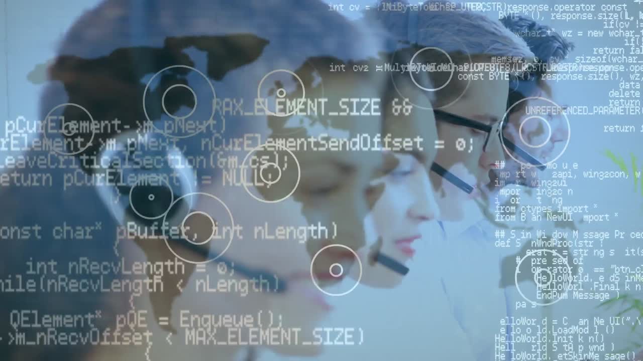 컴퓨터를 가진 백인 여성과 남성 컨설턴트에 대한 데이터 처리 애니메이션