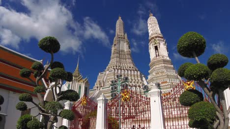 tiempo transcurrido: templo budista tailandés de wat arun, en bangkok