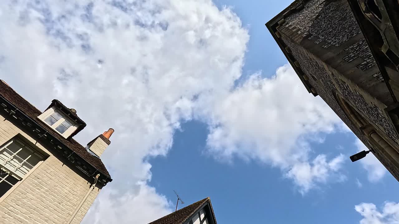 아룬델의 그림 같은 거리 풍경