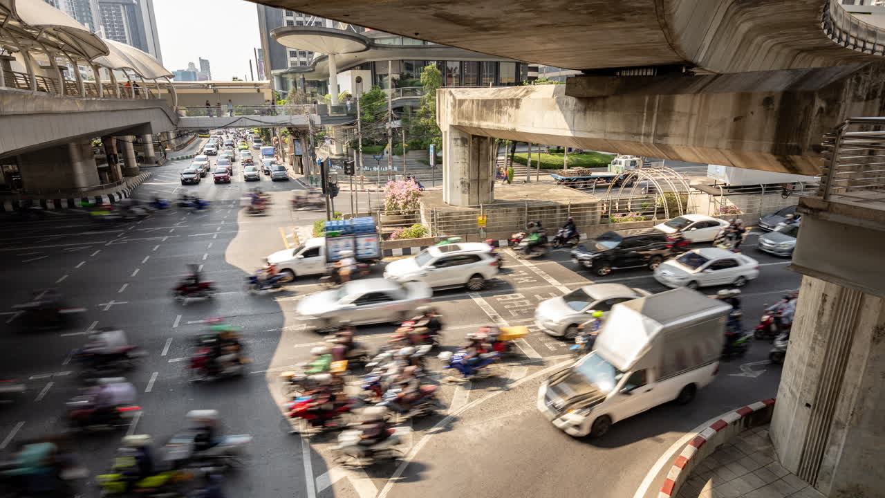 timelapse of rush hour traffic in central bangkok