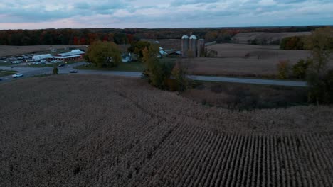 Tierras-De-Cultivo-A-Través-De-Drones-A-Primera-Hora-De-La-Tarde