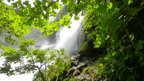 Herrlicher-Wasserfall-Im-Land-Slowenien