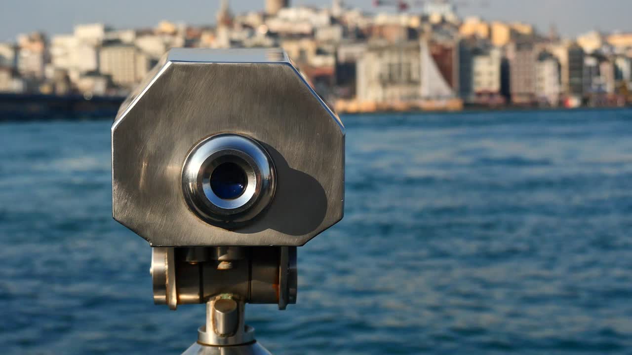vista da cidade de istambul através de um telescópio turístico