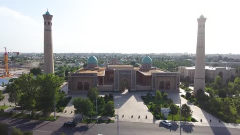 el conjunto de imanes de khazret. mezquita en tashkent.