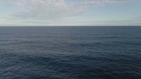 Aerial-View-Of-South-Pacific-Ocean-From-Clovelly-In-New-South-Wales,-Australia