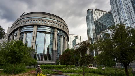 Brussels-timelapse-of-the-futuristic-architecture-of-EU-buildings