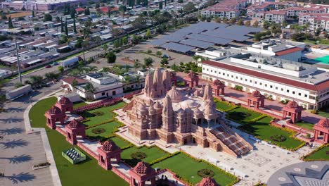 Baps-Shree-Swaminarayan-Mandir-Templo-Hindú-En-Chino-Ca