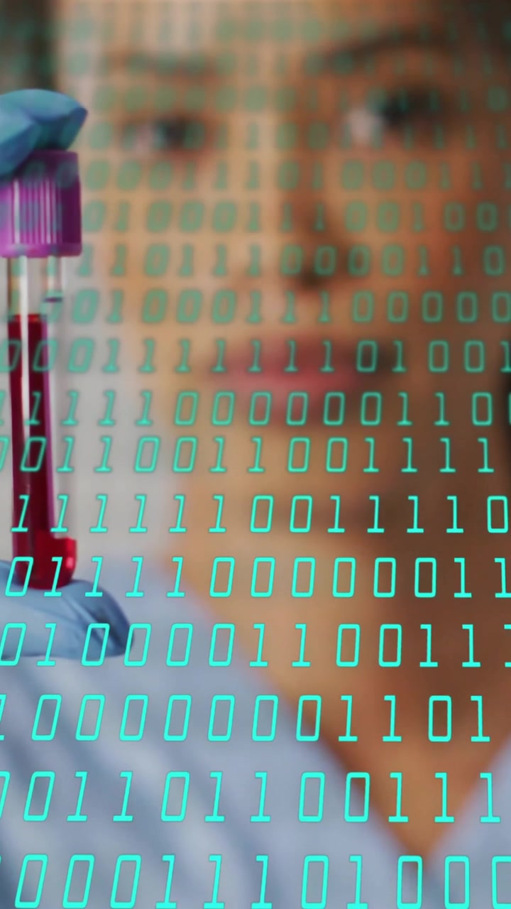 Scienziato che tiene una provetta con codifica binaria, su animazione di laboratorio