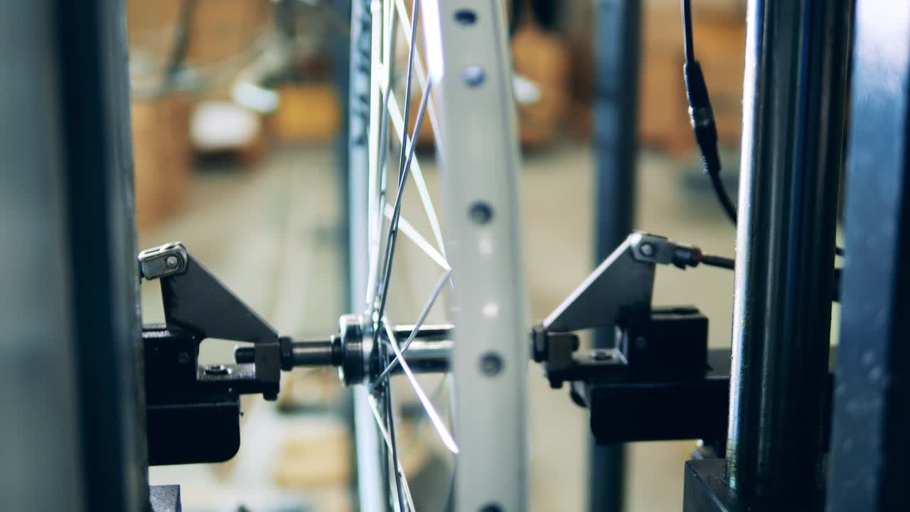 자전거 을 고정하는 특수 기계