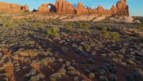 Desert-Vistas-With-Strange-Rock-Formations-At-Arches-National-Park-In-Utah,-United-States