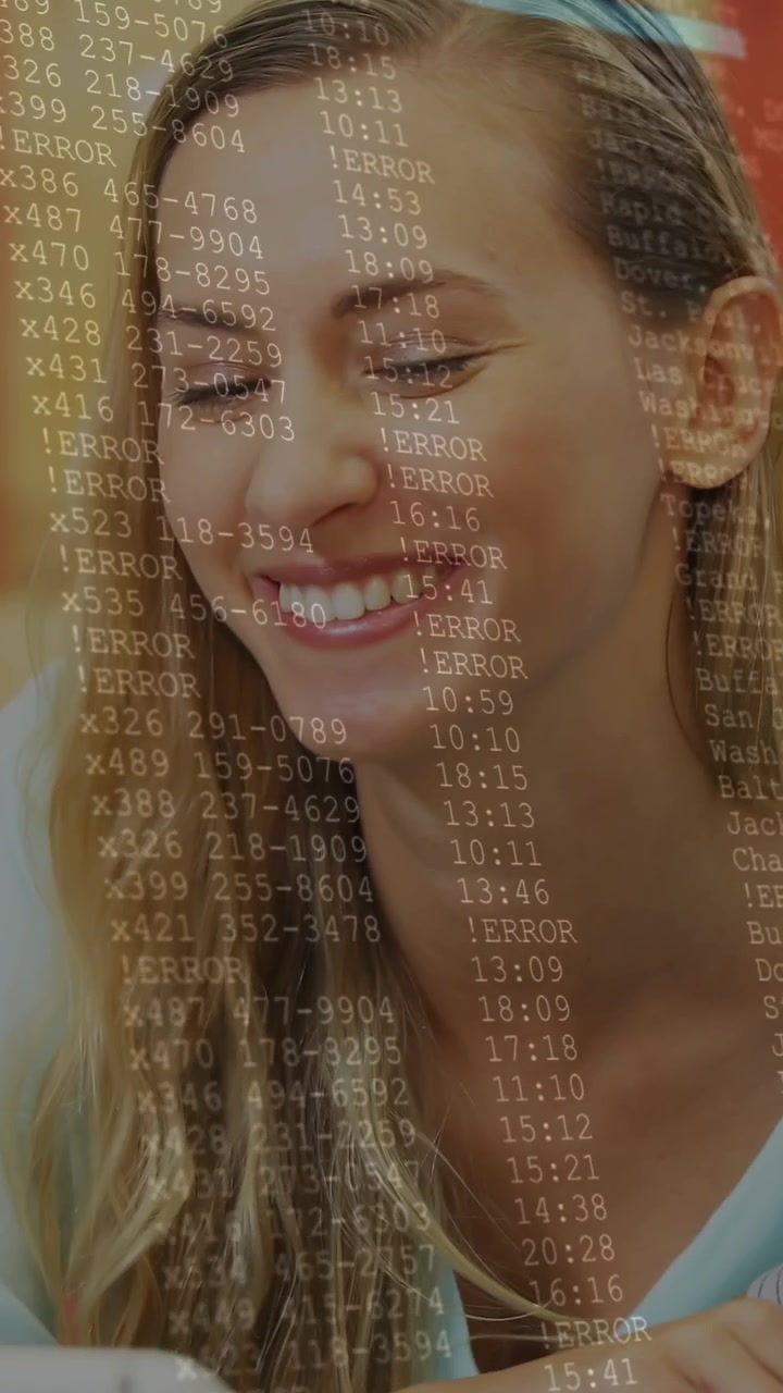 Animazione di elaborazione dati su sfondo di una coppia caucasica che sorride mentre usa un tablet digitale.