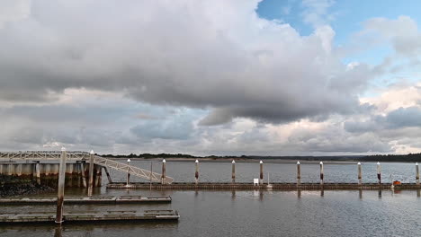 Rusty-Docks-At-Empty-Harbor-In-Bandon,-Oregon,-cloudy-sky
