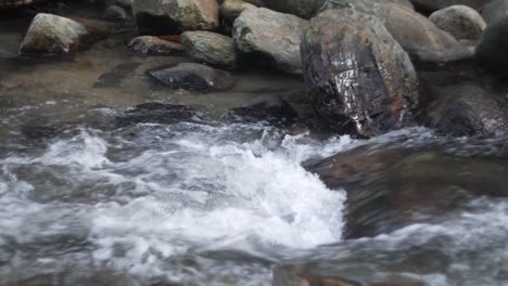 Fluss-Fließt-In-Minca-Santa-Marta-Pozo-Azul