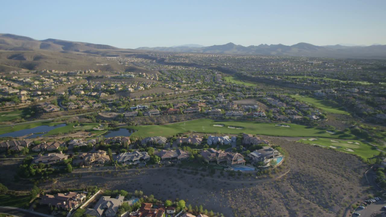 vista aérea de la expansión suburbana cerca de las vegas nevada 6