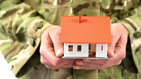 sección media de la casa de retención del soldado modelo en fondo blanco