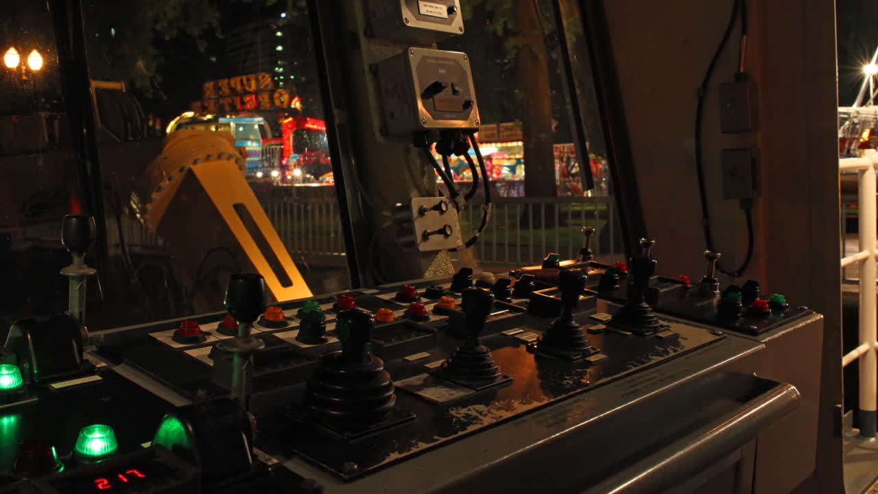 강에서 우리 해안 경비대 보트의 멋진 시간 경과 영상 2