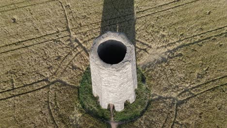 The-Daymark,-Devon-The-Daymark-Es-Una-Baliza-Diurna-Octogonal-De-Piedra-Caliza-De-24-M-Cerca-De-La-Ciudad-De-Kingswear,-Devon,-Inglaterra