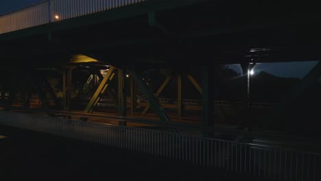 a passing tram at the gdanski bridge