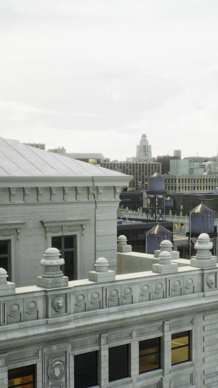 Vista della città dal tetto di un edificio che mostra l'architettura e il paesaggio urbano.