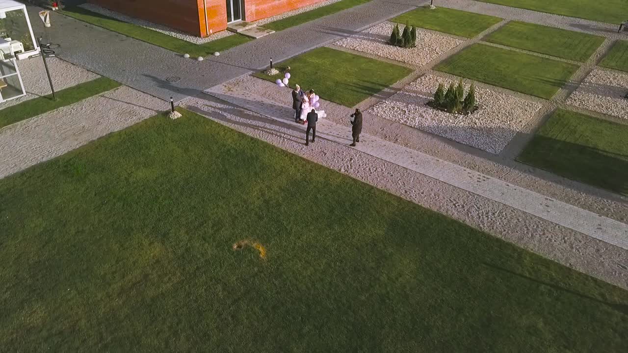 свадебная церемония на открытом воздухе