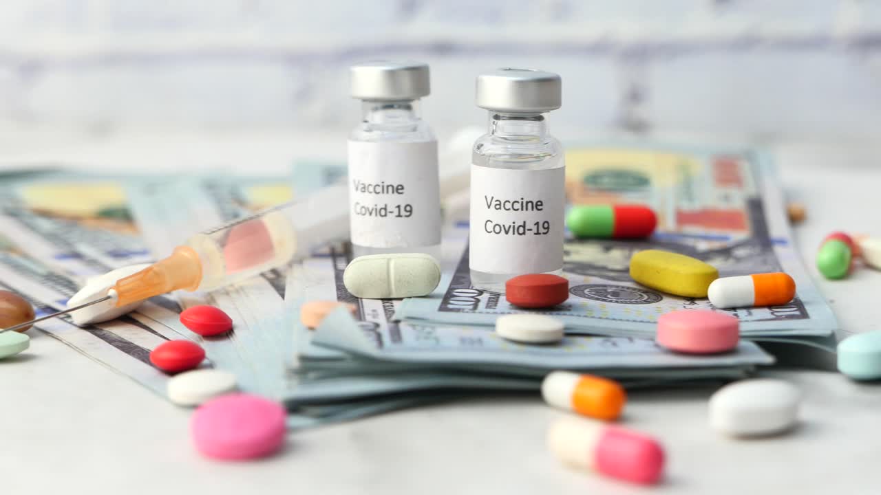 코로나19 백신과 관련 의약품은 미국 달러 지폐에 있습니다.