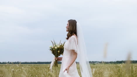 groom and bride in an autumn field