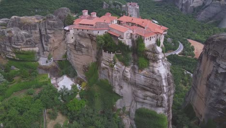 希腊米特奥拉修道院 (meteora monastery) 建于 14 世纪