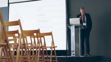 bedrijfspresentatie op een conferentie