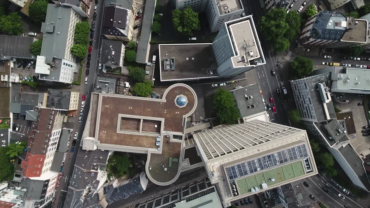 edificios y calles de la ciudad de frankfurt panorama aéreo en lo alto