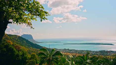 Timelapse-De-Alta-Vista-Del-Paisaje-Marino-Y-Del-Paisaje-De-Mauricio.