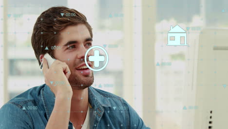 animación del procesamiento de datos sobre un hombre de negocios caucásico hablando por teléfono inteligente