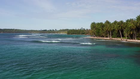 Seascape-wave-jungle-panorama-Mentawai