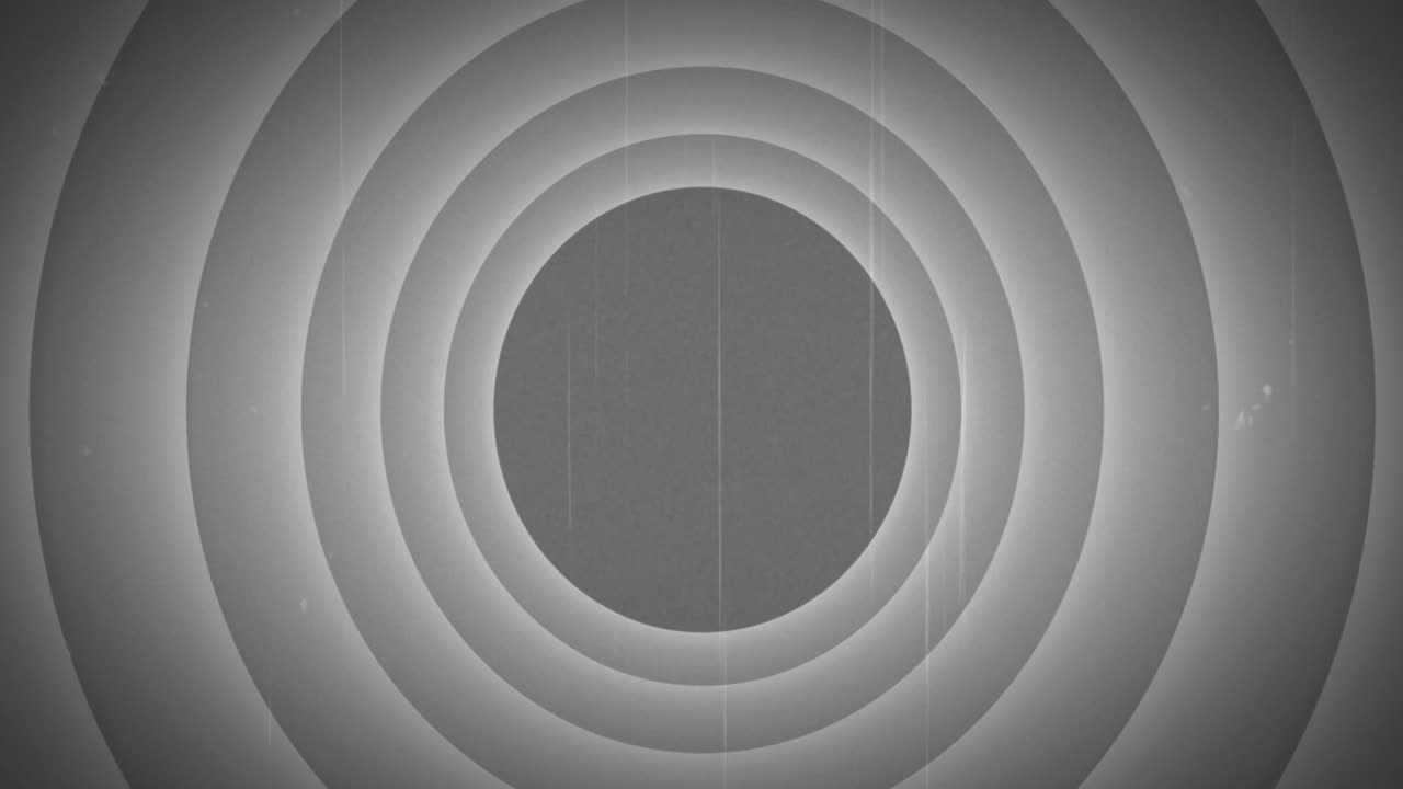 círculos de colores en blanco y negro con película vintage.