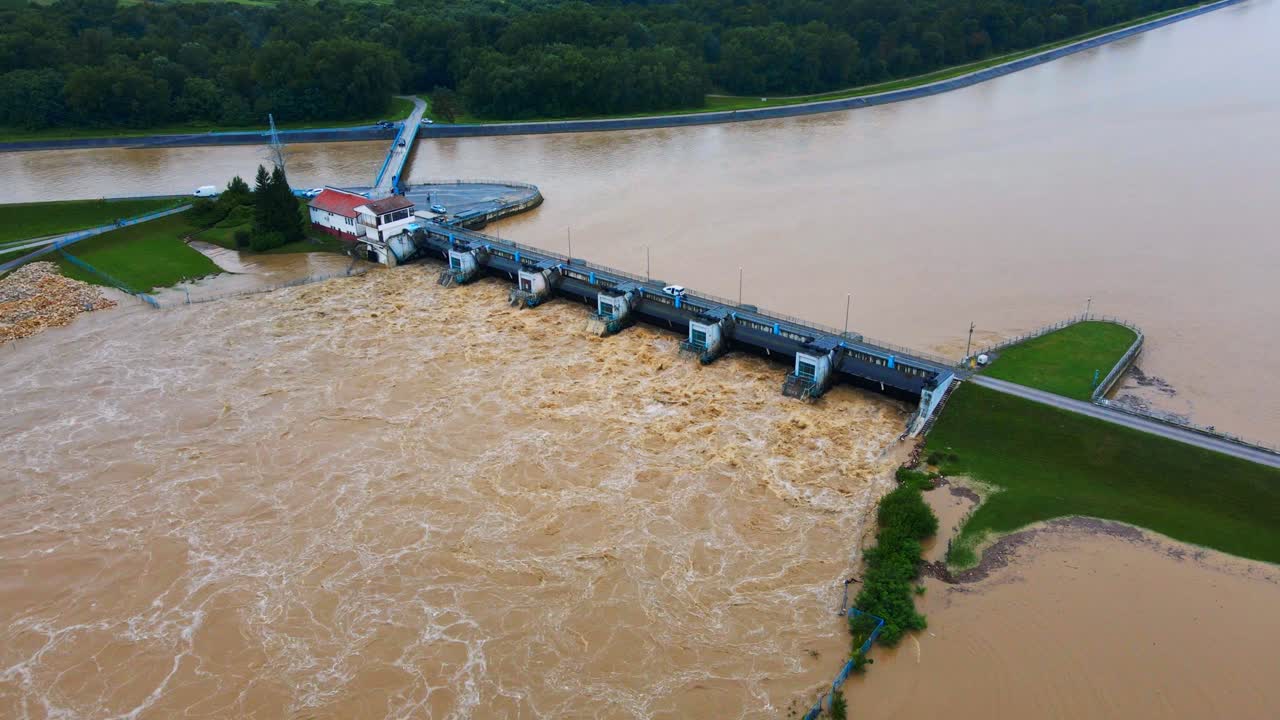 he varaždin-ormož 호수의 끔찍한 항공 4k 드론 영상
