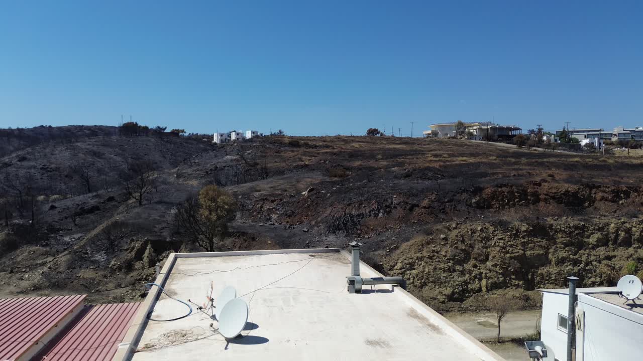 cafetería quemada en rodas, grecia cerca de lindos, arcángeles, masari, agathi, malonas, lardos, kalathos, asklepieion