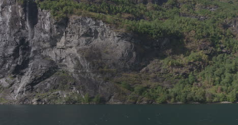 geiranger ferry view 4k 01