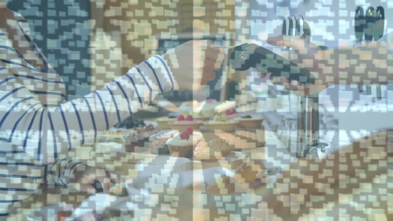 animación del candado de seguridad de la red sobre las personas que utilizan el terminal de pago