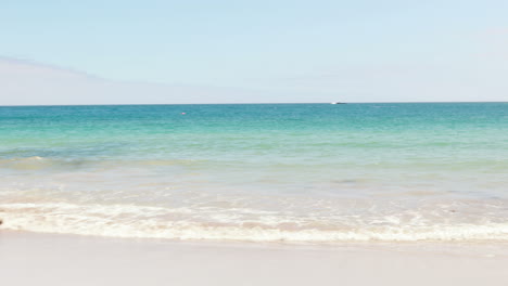 Freunde-Laufen-Zusammen-Am-Strand